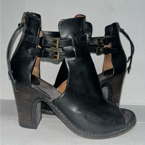 Sz 7 WOMENS BUTTERO MADE IN ITALY LEATHER SQUARE HEELS BLACK COLOR